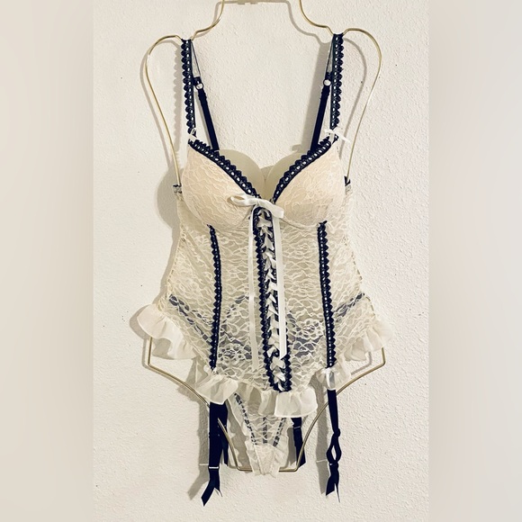 NWOT Cinema Etoile Stretch Lace 2-Piece Bustier White & Black Set
